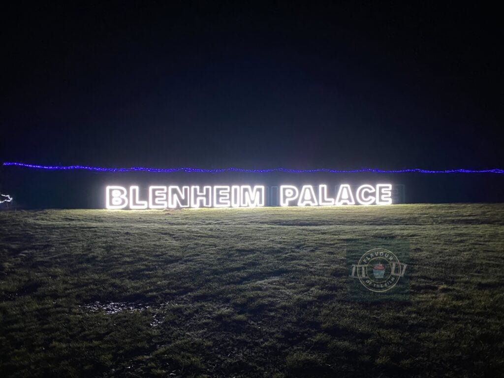 Lights shaped like "Blenheim Palace".